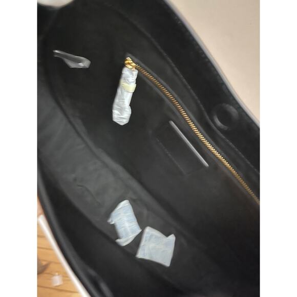 Marc Jacobs

Large Suede Hobo Bag - Picture 11 of 13